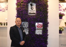 De mooi versierde stand van Fairytale Flowers werd bemand door Claes Bastrup. De wand is versierd met Campanula GET ME, een mooi soort uit eigen veredeling.